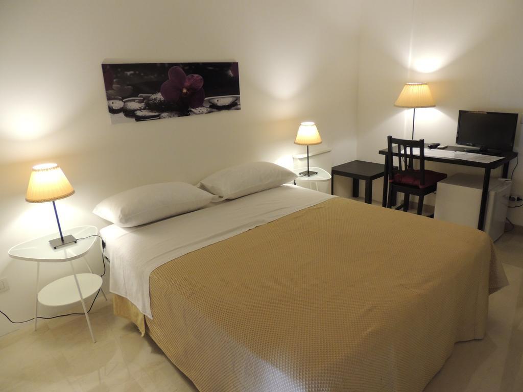 Domus Taranto Unica Sede Hotel Cameră foto