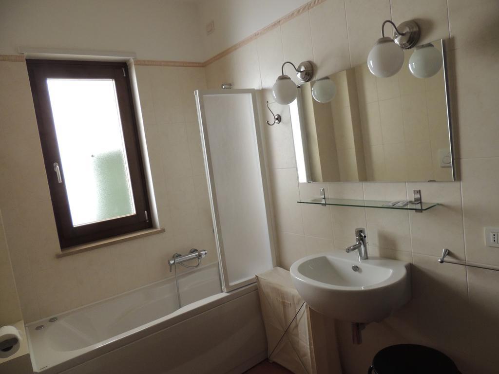 Domus Taranto Unica Sede Hotel Cameră foto